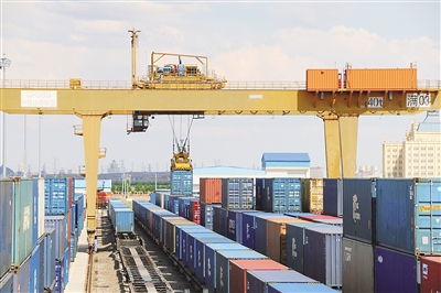 滿洲里站進出口運量突破1000萬噸，貨物貿易持續增長